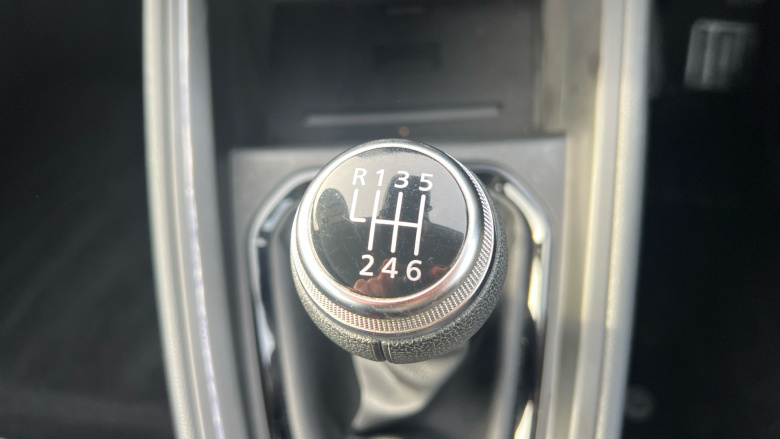 Renault Clio 1.0 TCe 90 Iconic Edition 5dr Petrol Hatchback